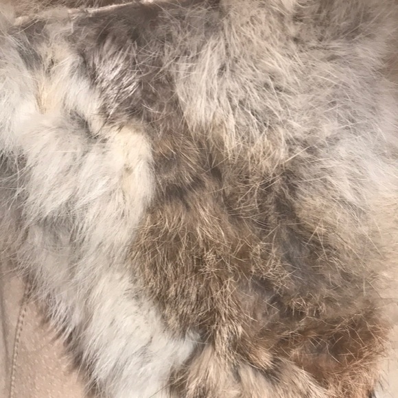 Full length lined seude with rabbit fur coat - Picture 3 of 3